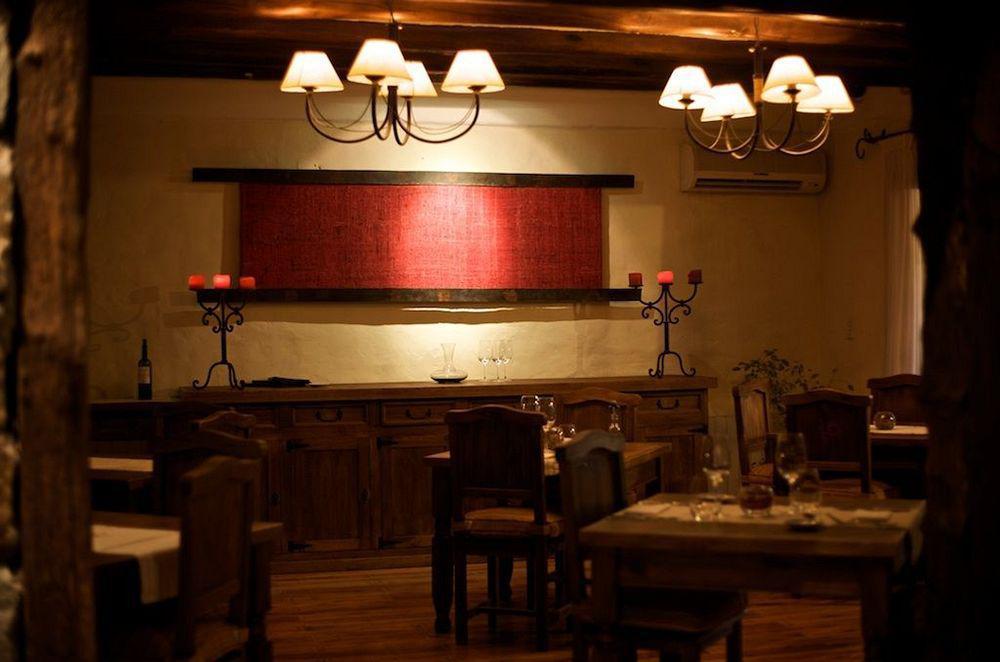 Lares De Chacras Hotell Chacras de Coria Restaurant bilde